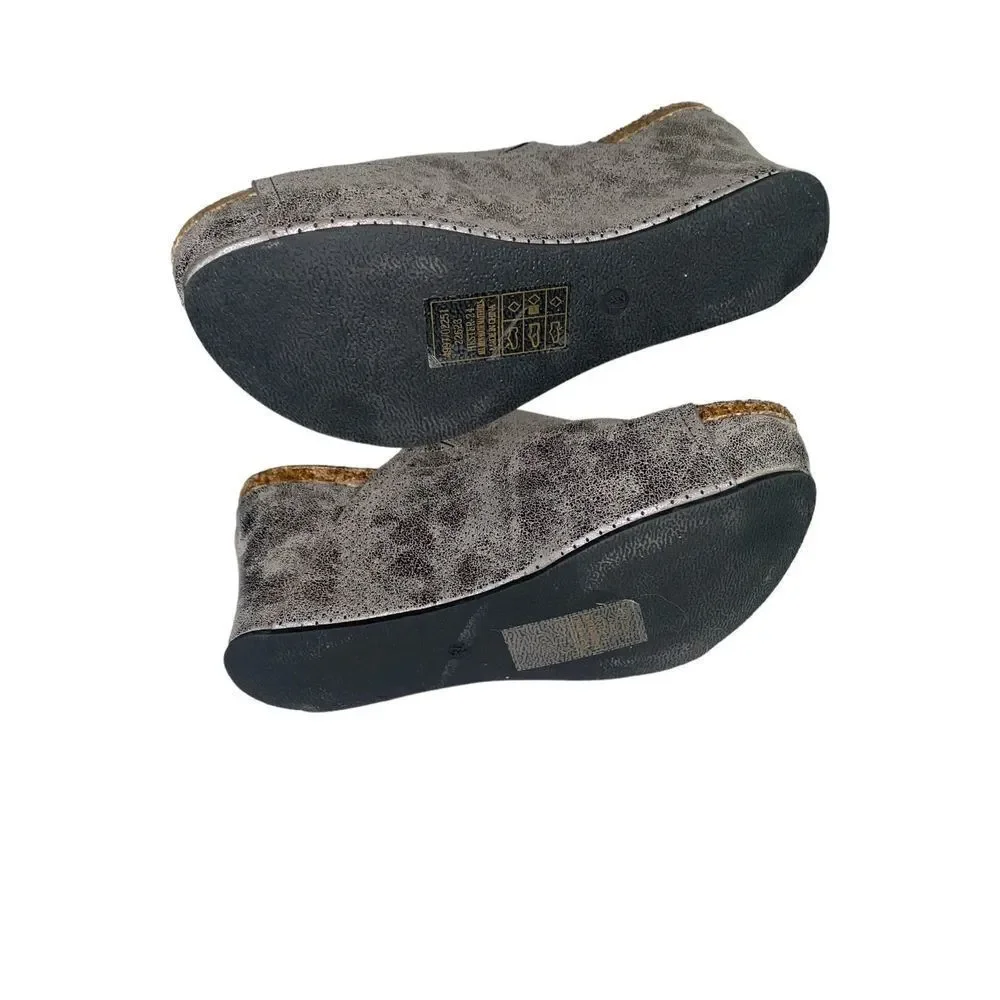 Pierre Dumas Platform Slide Sandal‎ Metallic Silver Size 7.5 Womens